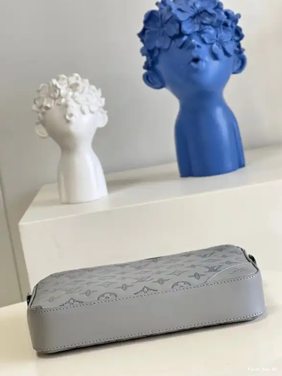 Firstbag VUITTON DUO LOUIS MESSENGER 0629